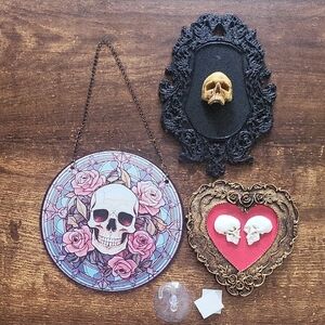 Skull Art Decor Set with Floral and Heart Designs (5 Items!)